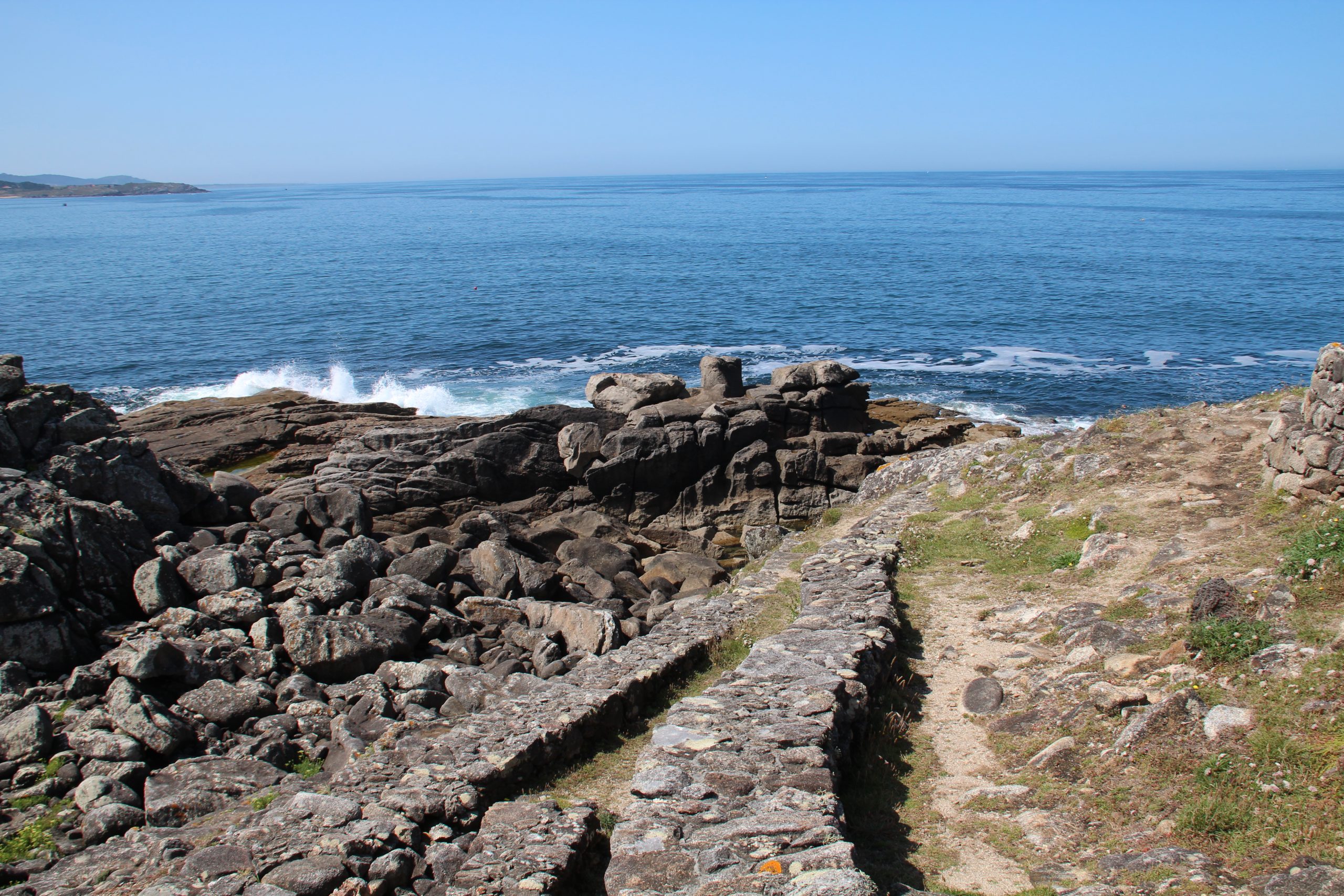 240717 Castro de Barona walls & sea IMG 6136